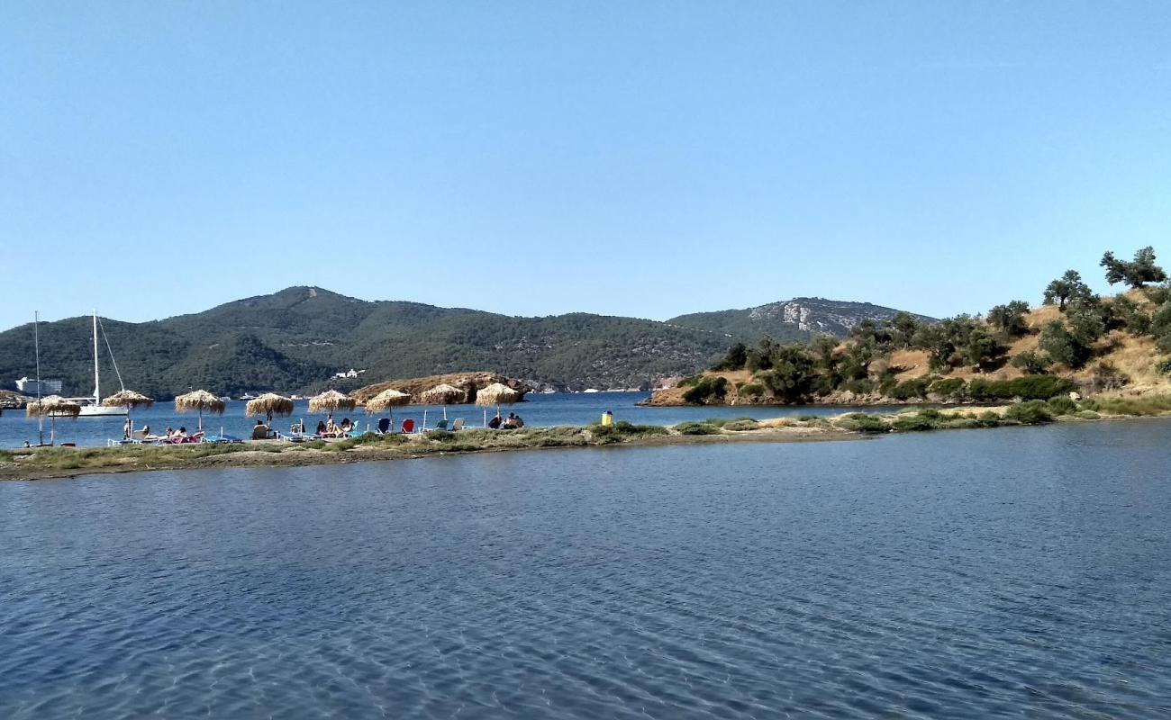 Paralia Aliki'in fotoğrafı çakıl ile kum yüzey ile