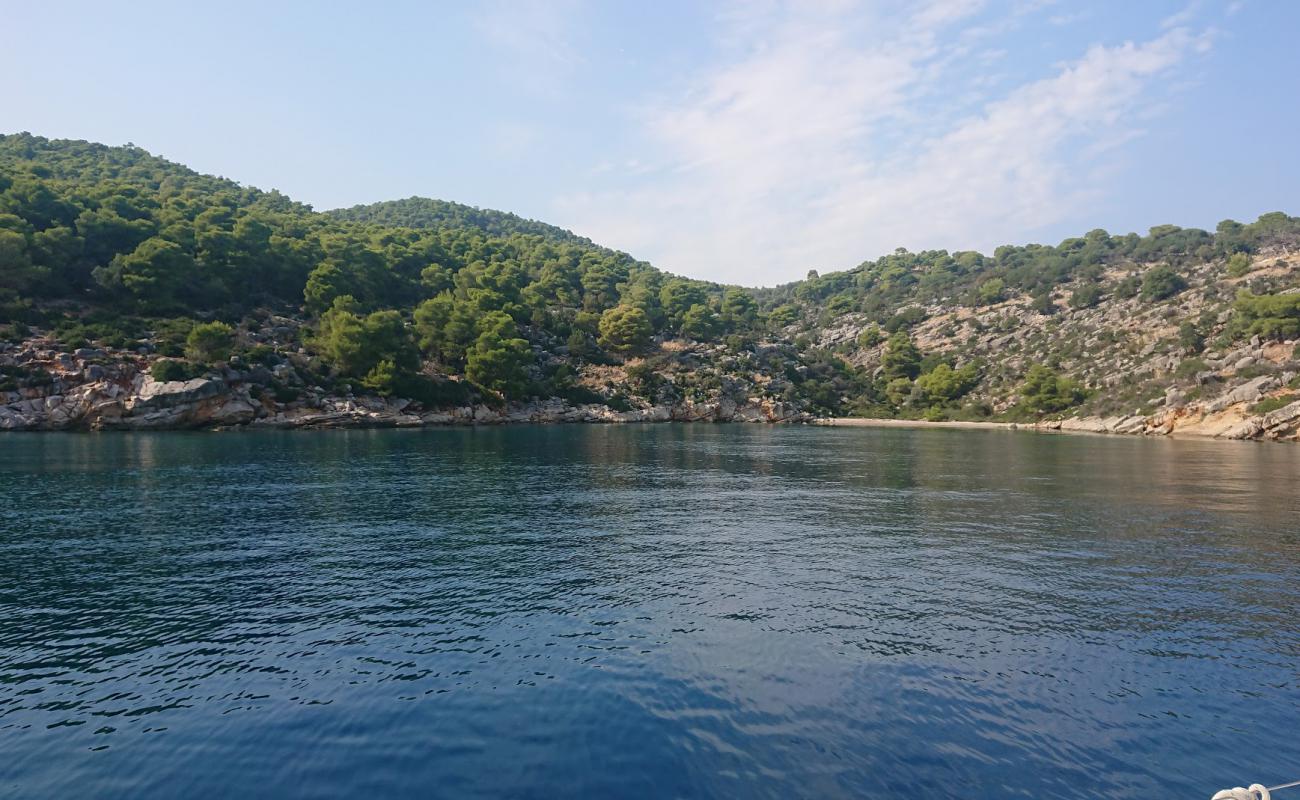 beach Sarantakoupi'in fotoğrafı kayalık arazi yüzey ile