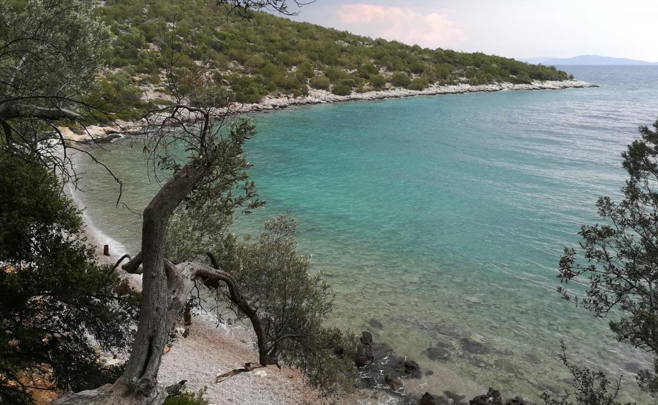 Piliostasi beach'in fotoğrafı bej çakıl yüzey ile