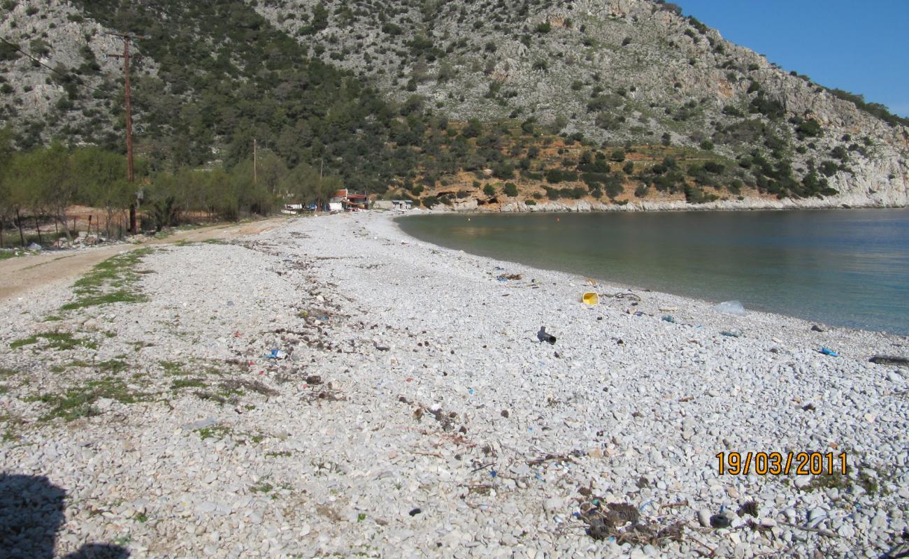 Kiourkati II'in fotoğrafı bej çakıl yüzey ile