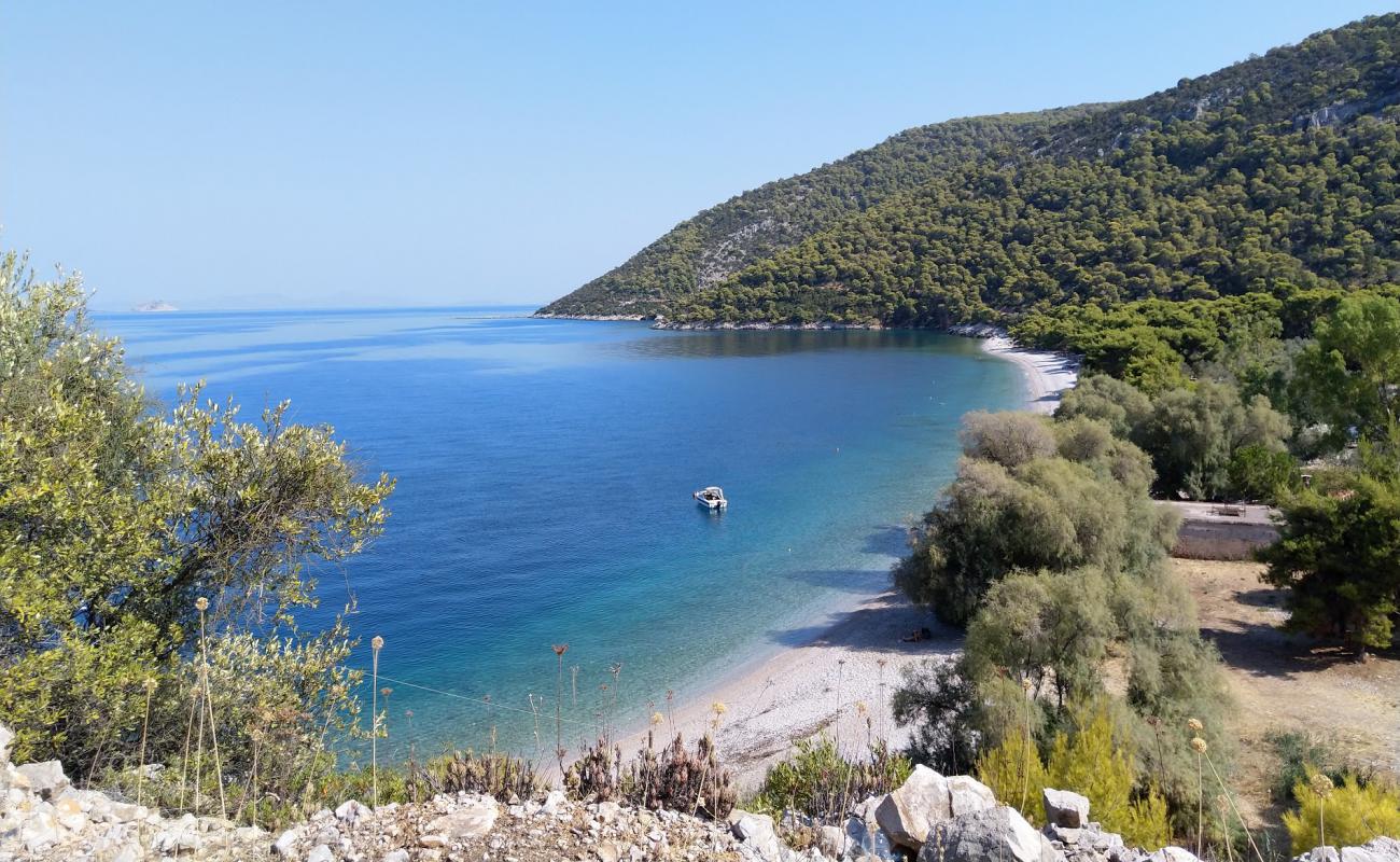 Kalogerolimano'in fotoğrafı küçük bej çakıl yüzey ile