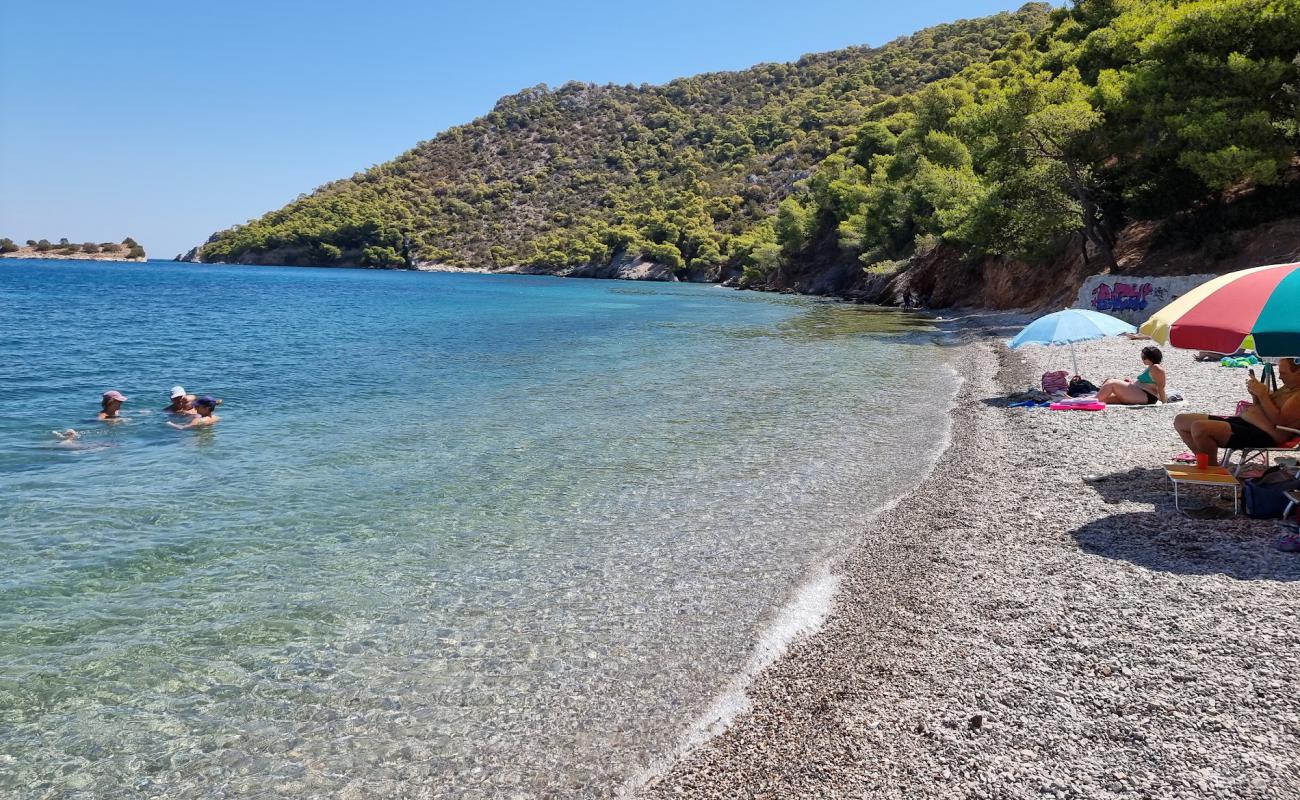 Siderona beach'in fotoğrafı küçük bej çakıl yüzey ile
