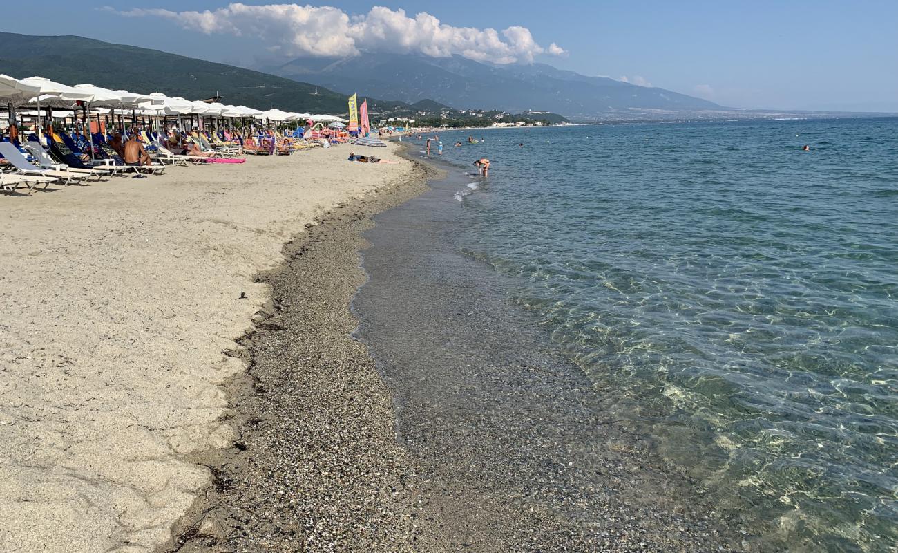 Nei Pori beach'in fotoğrafı açık bej kum yüzey ile