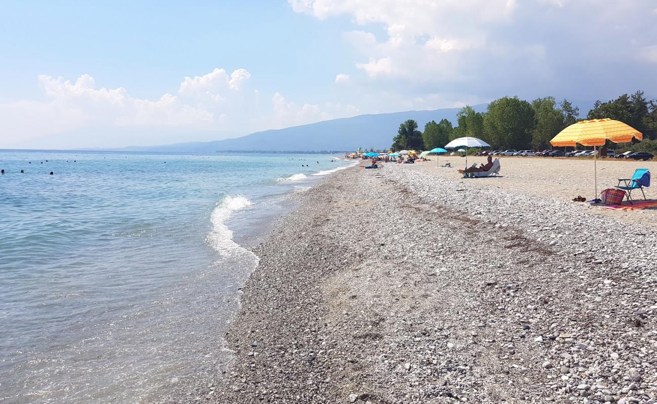 Mylos beach II'in fotoğrafı gri çakıl taşı yüzey ile