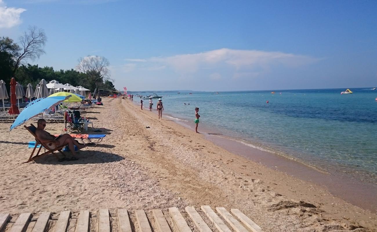 Portes Plajı'in fotoğrafı parlak kum yüzey ile