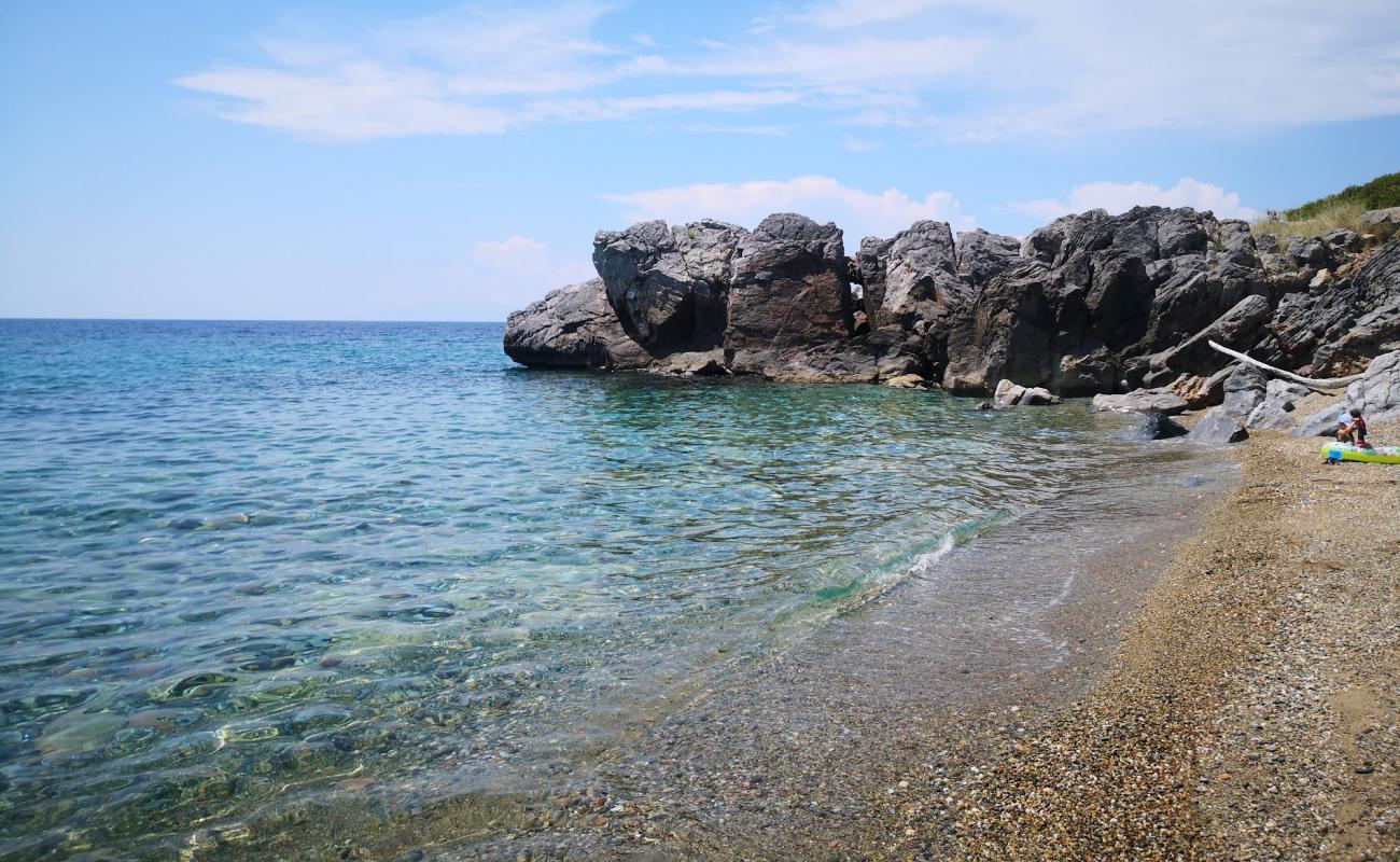 Pepples beach'in fotoğrafı çakıl ile kum yüzey ile