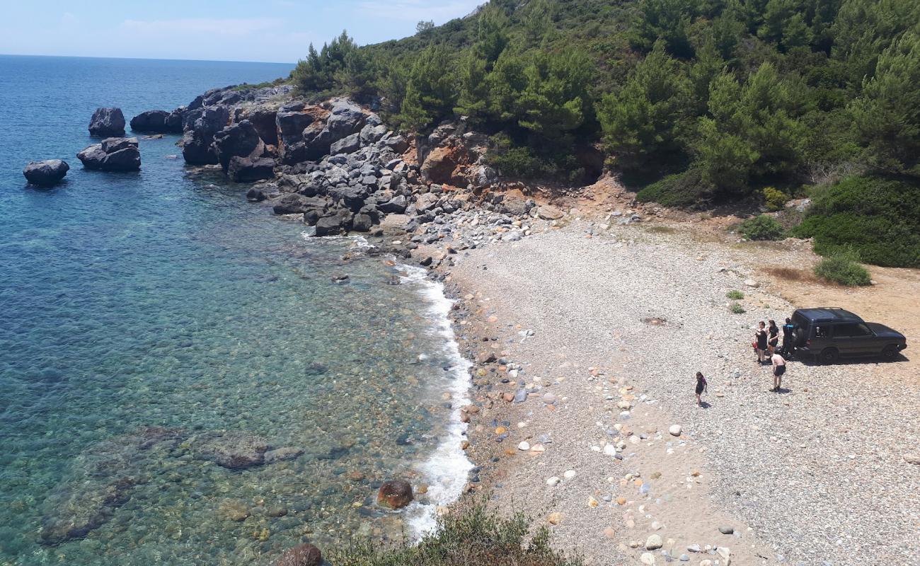 Ani beach'in fotoğrafı parlak kum ve kayalar yüzey ile