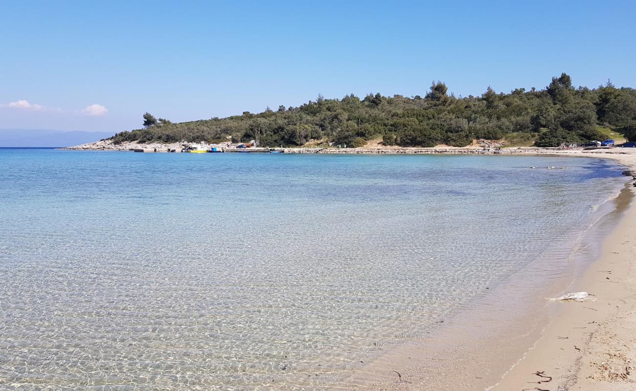 Paliouri beach'in fotoğrafı parlak kum yüzey ile