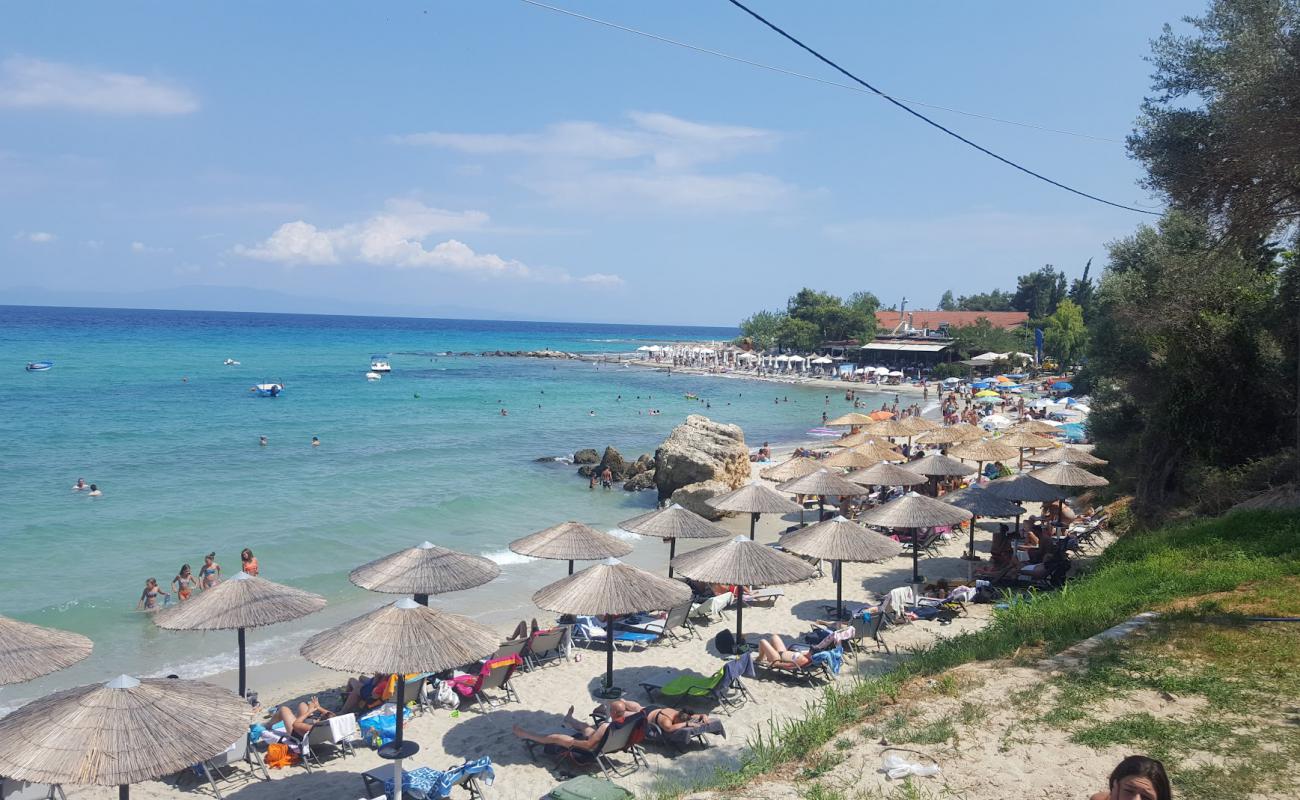 Varkes beach'in fotoğrafı parlak kum yüzey ile