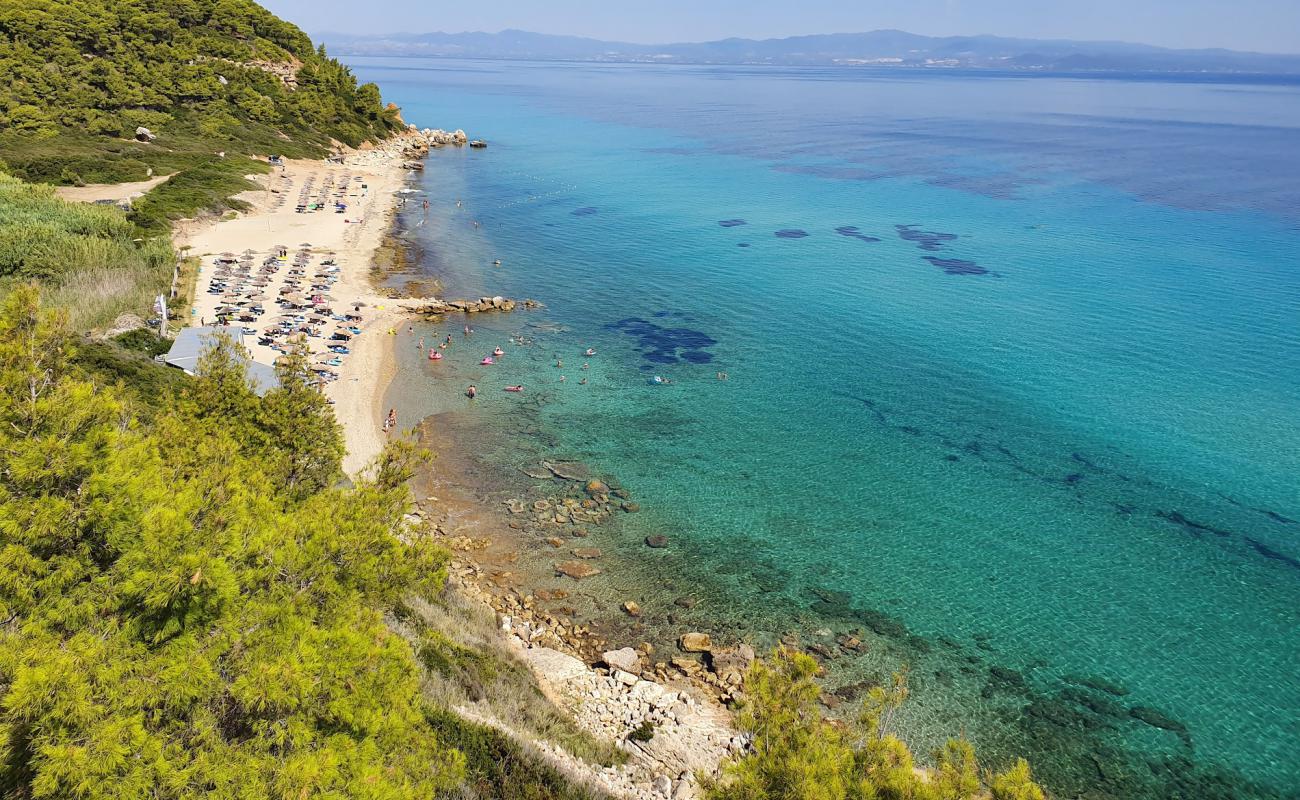Plage Vothonas'in fotoğrafı açık bej kum yüzey ile