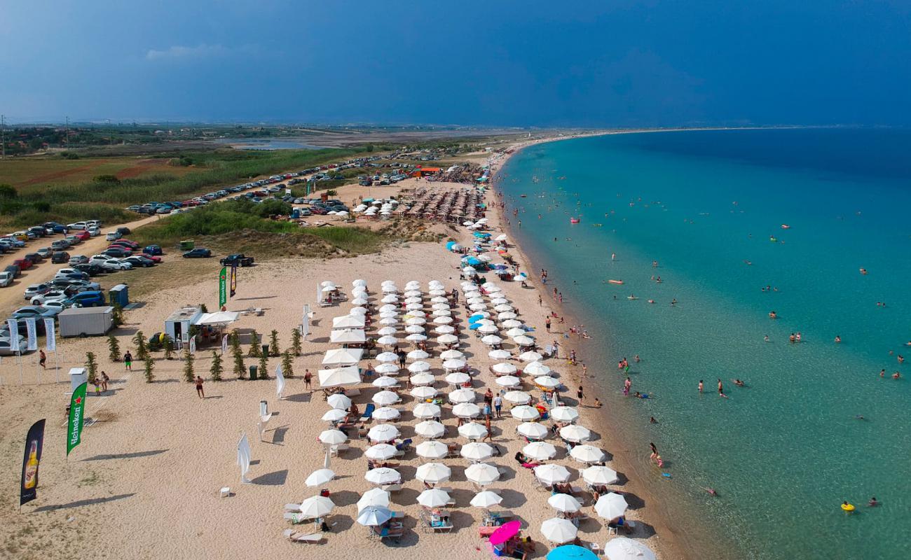 Baby blue beach'in fotoğrafı parlak kum yüzey ile