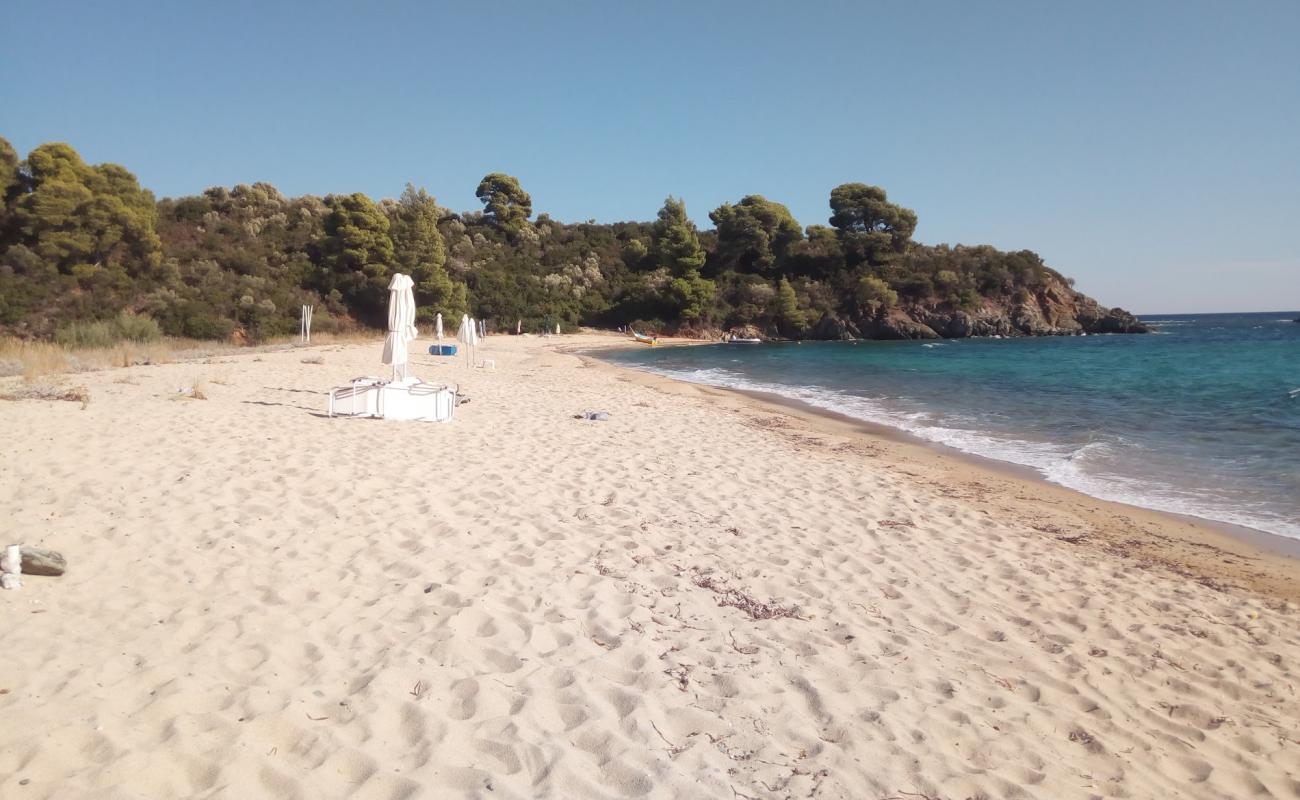 Azapiko beach III'in fotoğrafı kahverengi kum yüzey ile