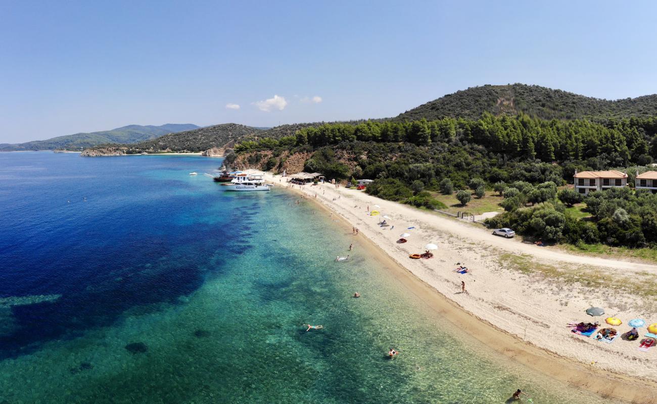 Paralia Aretes'in fotoğrafı açık bej kum yüzey ile
