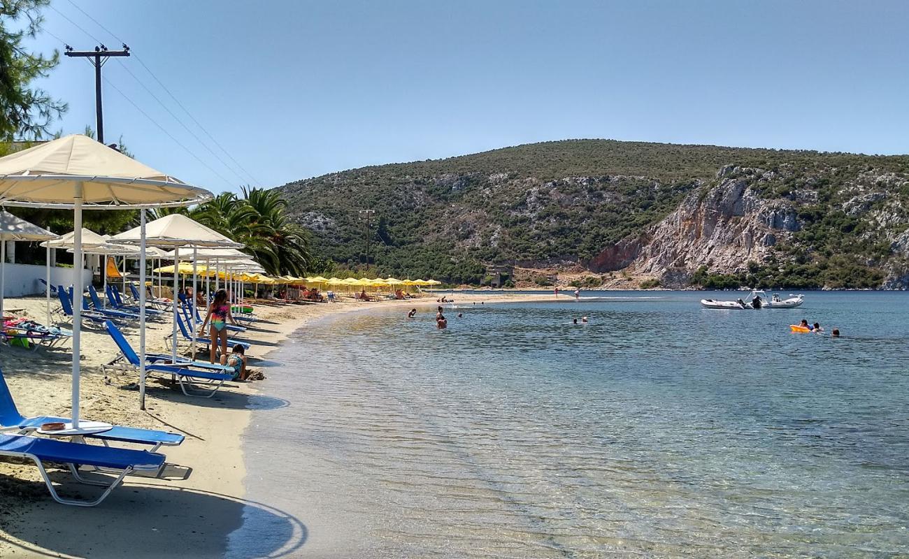 Porto Koufo beach'in fotoğrafı parlak kum yüzey ile