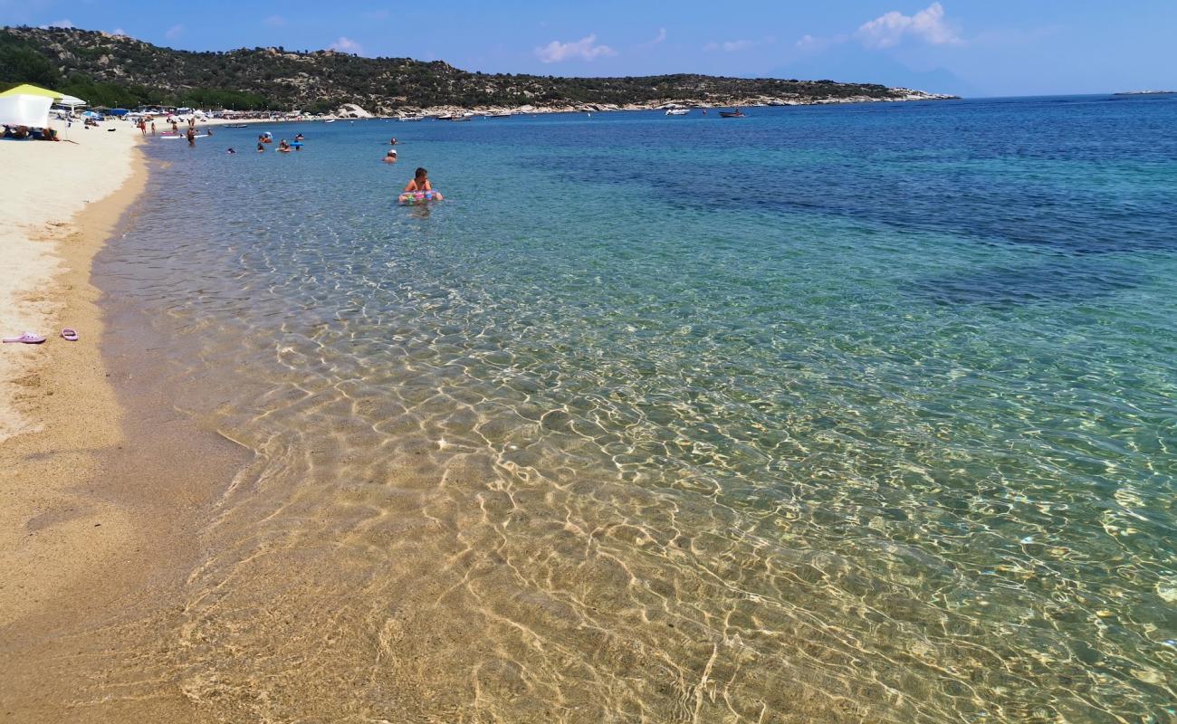 Valti beach'in fotoğrafı açık bej kum yüzey ile