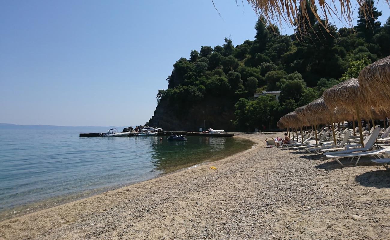 Zografou beach'in fotoğrafı açık bej kum yüzey ile