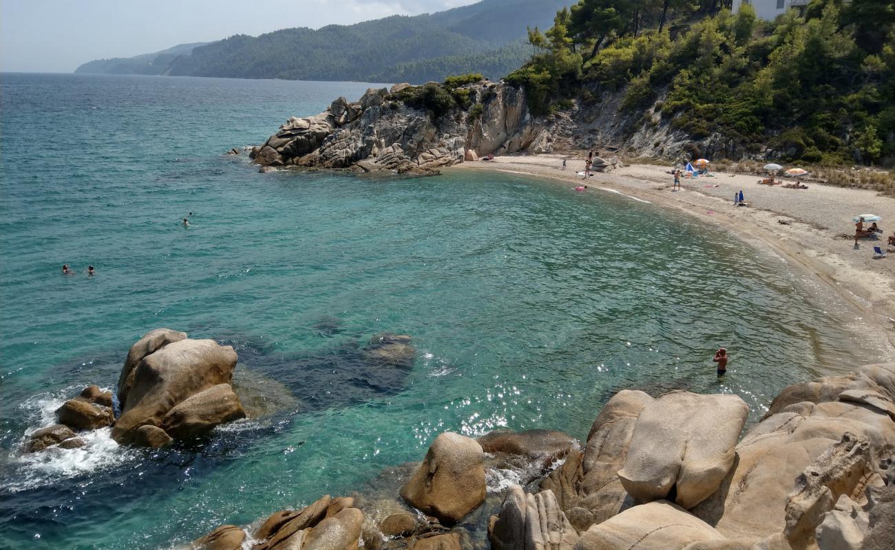 Fava beach II'in fotoğrafı açık bej kum yüzey ile