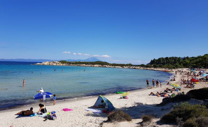 Karydi beach'in fotoğrafı i̇nce bej kum yüzey ile