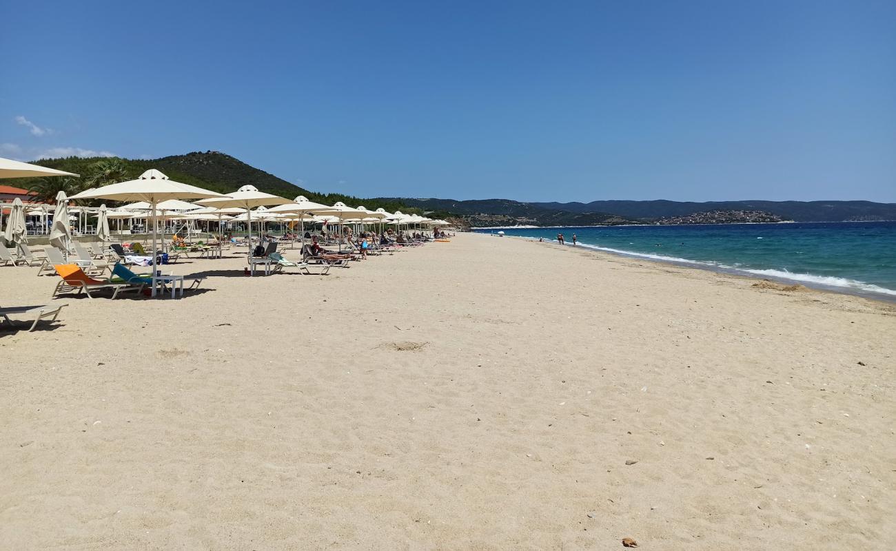 Salonikiou beach III'in fotoğrafı parlak kum yüzey ile