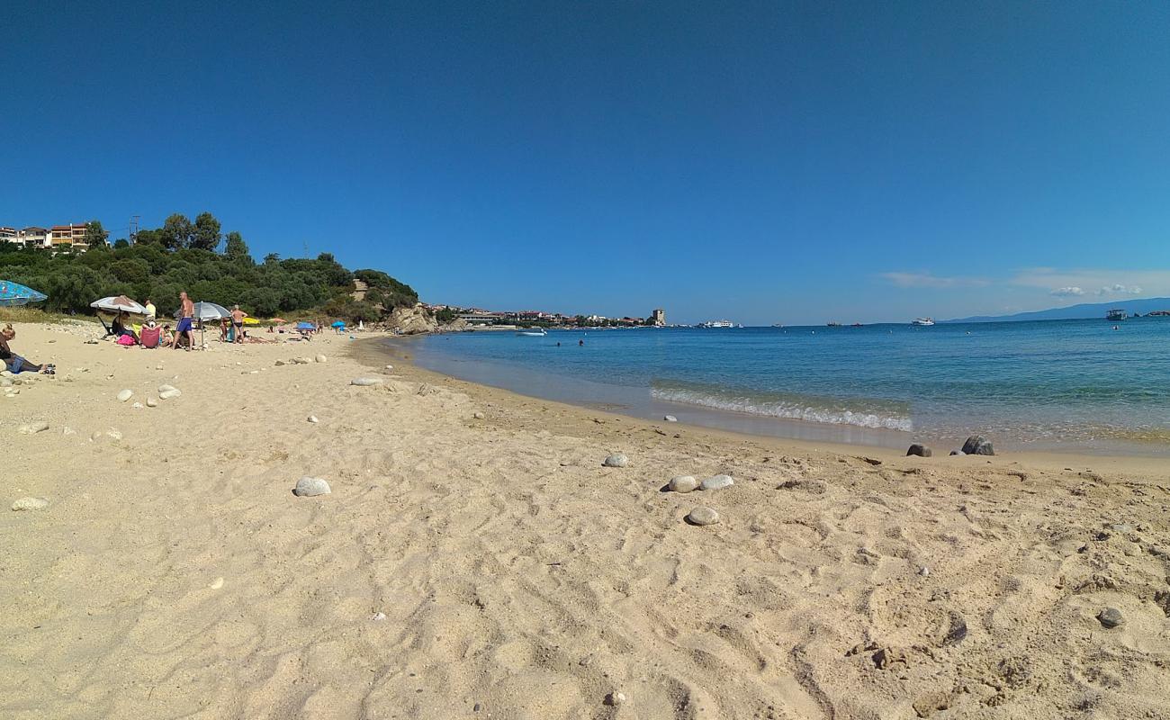 Paralia Ouranoupoli II'in fotoğrafı parlak kum ve kayalar yüzey ile