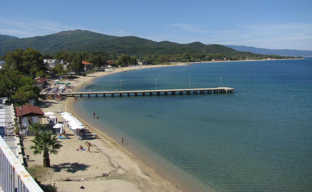 Olympiada Beach'in fotoğrafı parlak kum yüzey ile