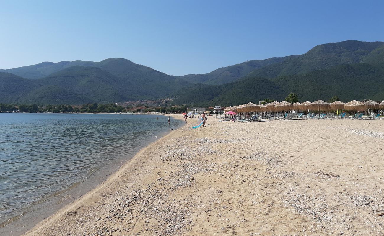 Stavros Beach'in fotoğrafı açık bej kum yüzey ile