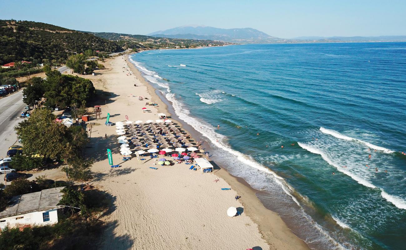 Logarou Beach'in fotoğrafı açık bej kum yüzey ile