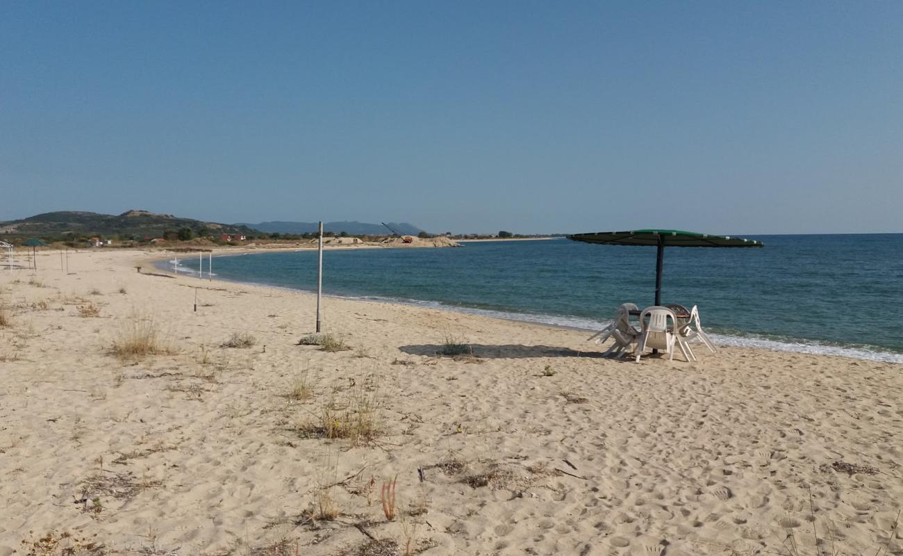 Amphipolis Beach II'in fotoğrafı açık bej kum yüzey ile