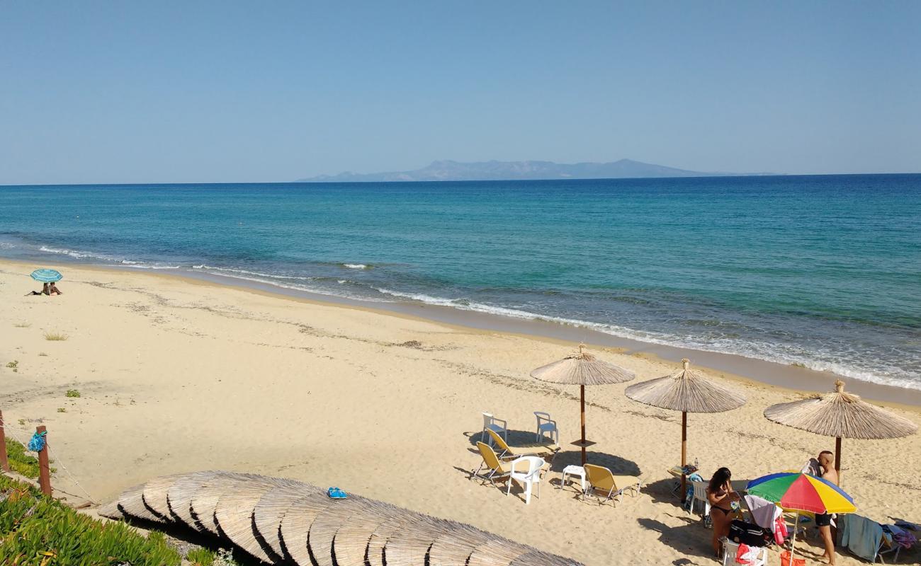 Myrtofytou beach'in fotoğrafı parlak kum yüzey ile