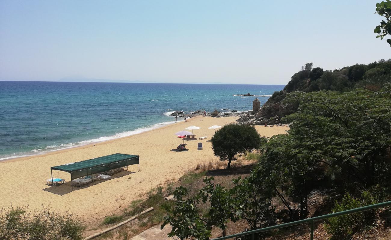 Sarakina beach II'in fotoğrafı parlak kum yüzey ile