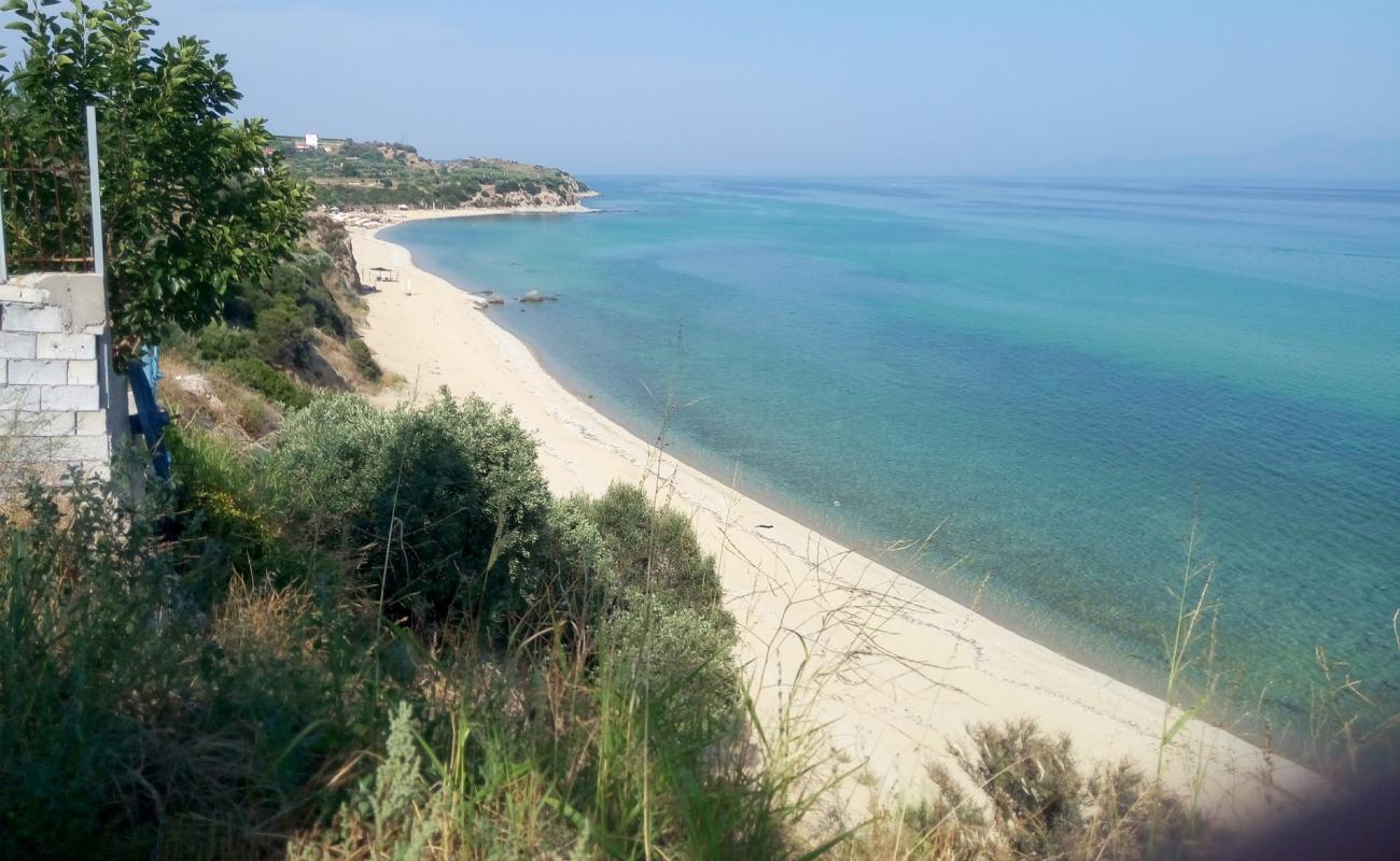 Kavala beach II'in fotoğrafı parlak kum yüzey ile