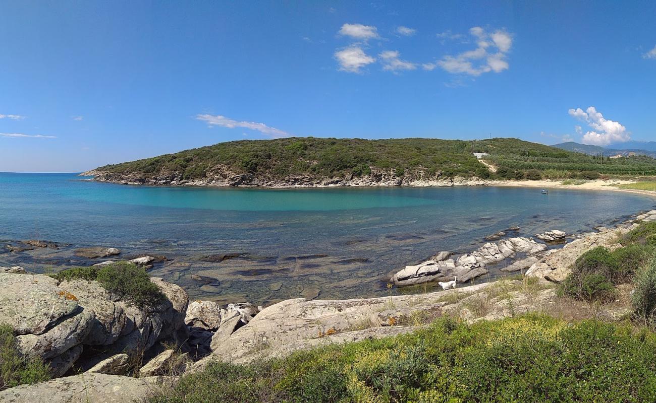 Elies beach'in fotoğrafı parlak kum yüzey ile