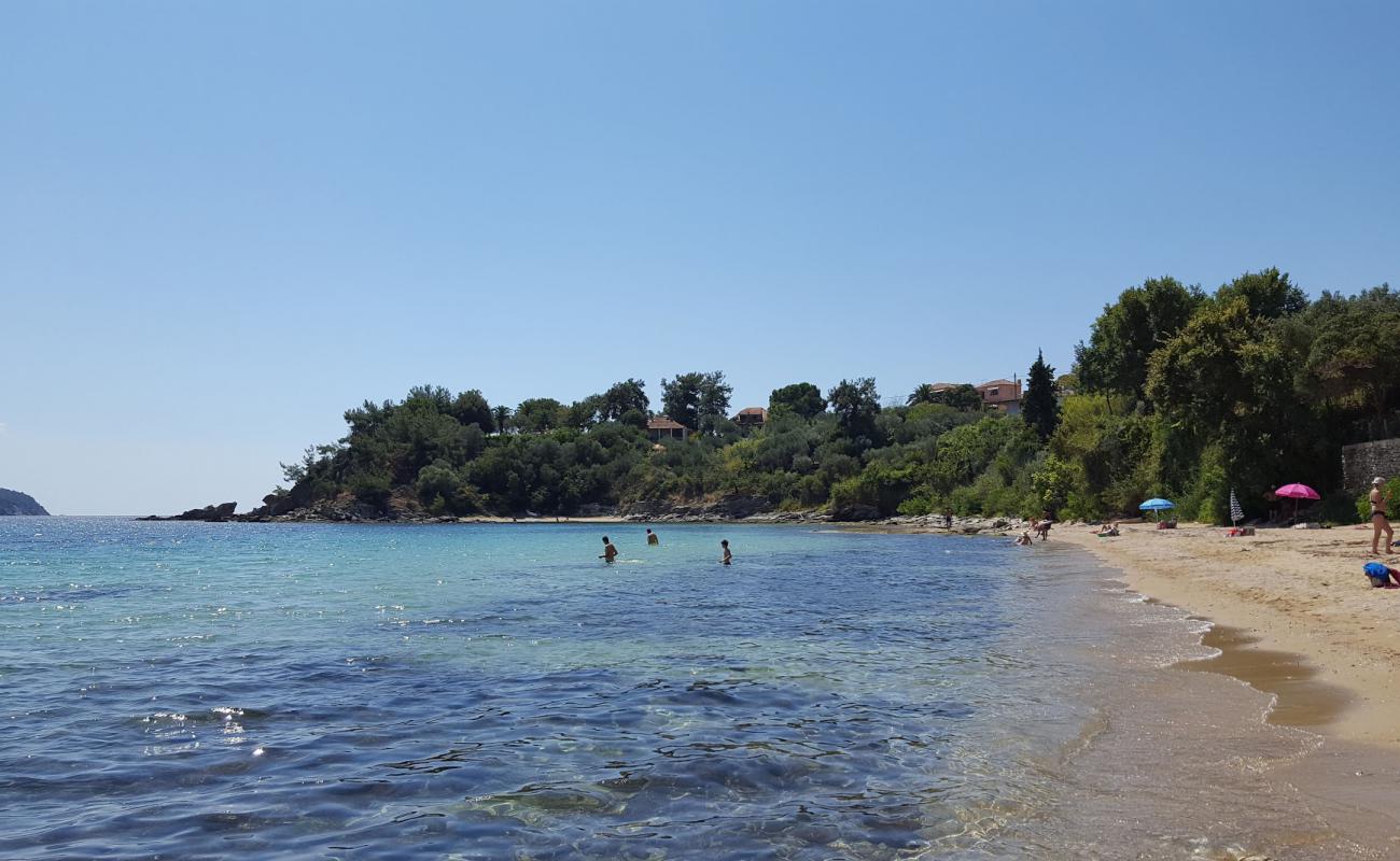 Tiho beach II'in fotoğrafı açık bej kum yüzey ile