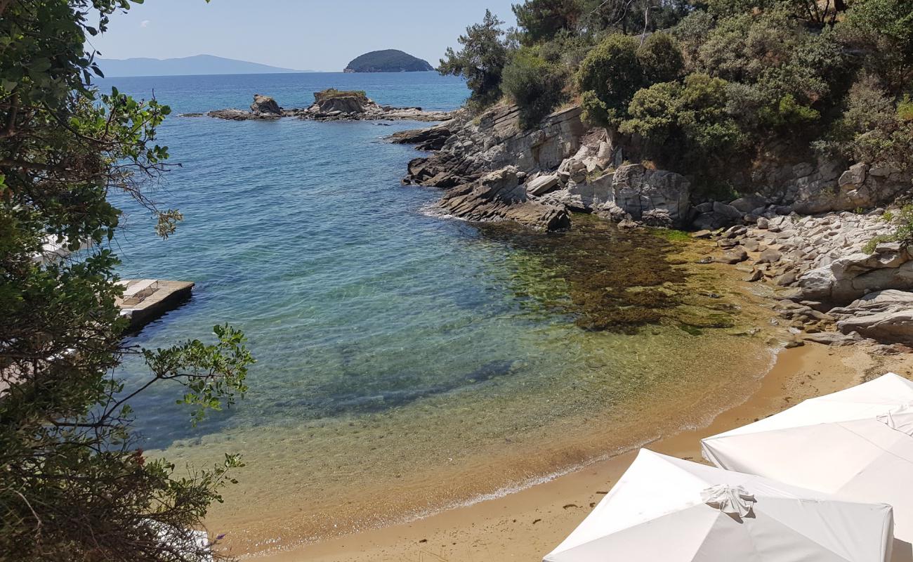 Tiho beach IV'in fotoğrafı parlak kum yüzey ile