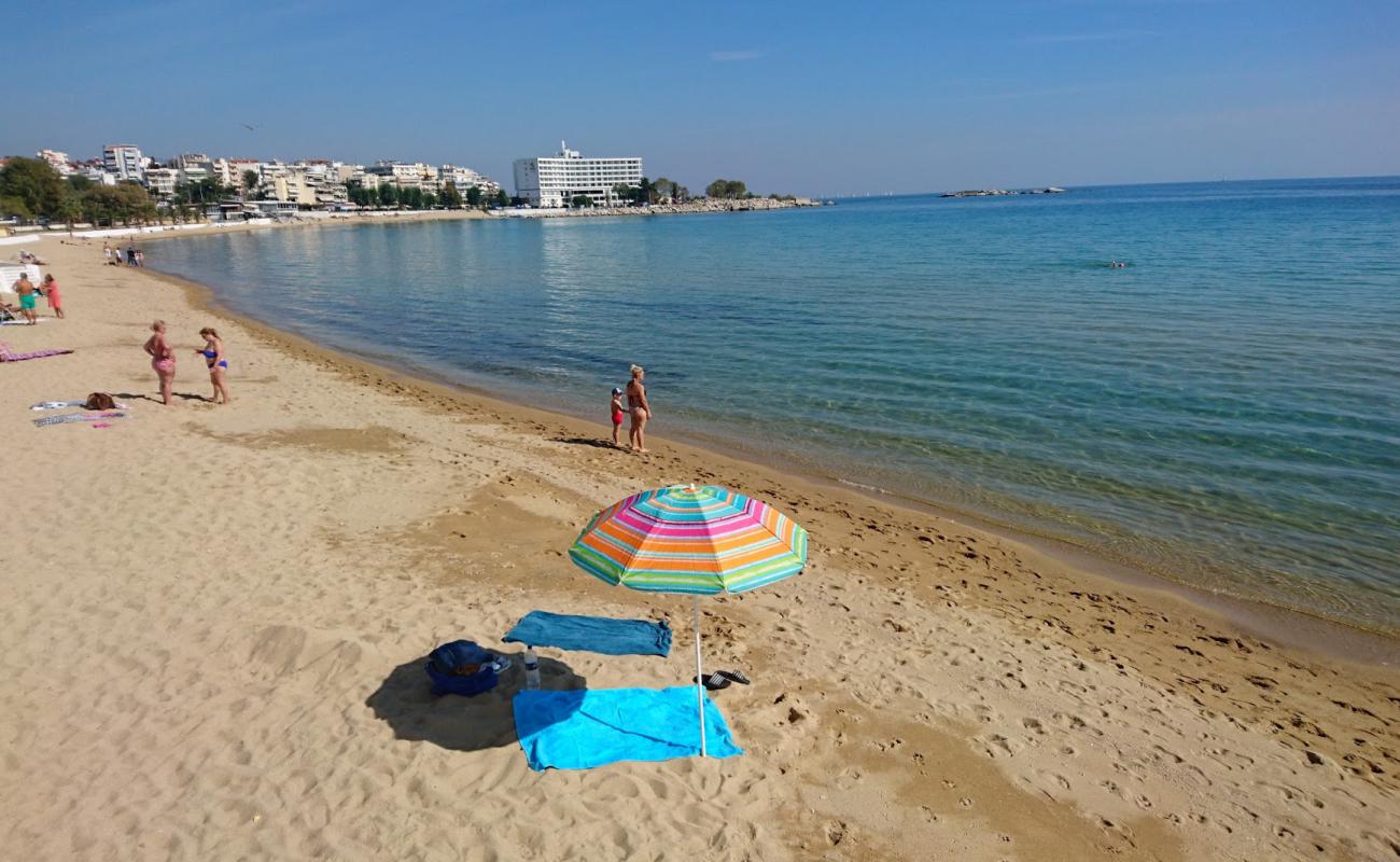 Paralia Kalamitsa'in fotoğrafı parlak kum yüzey ile