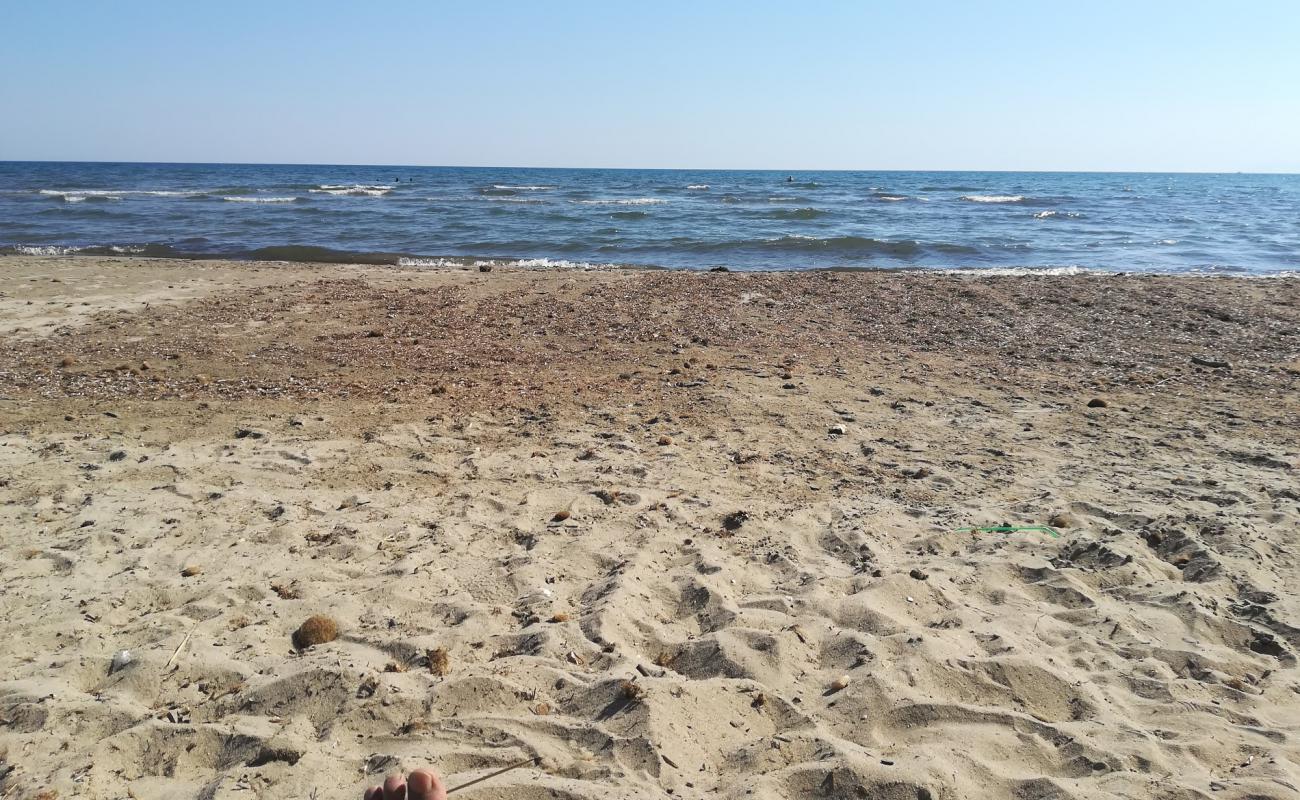 Imeros beach'in fotoğrafı açık bej kum yüzey ile
