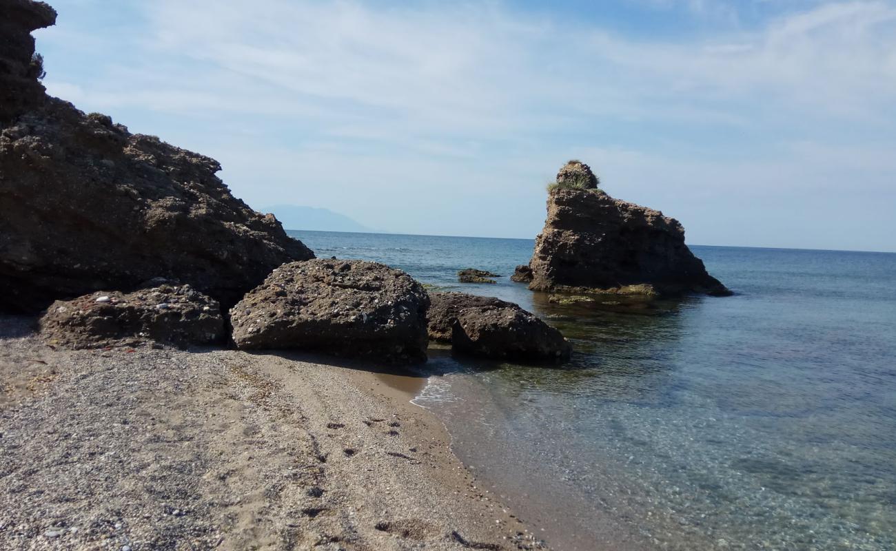 Marmaritsa beach'in fotoğrafı hafif çakıl yüzey ile