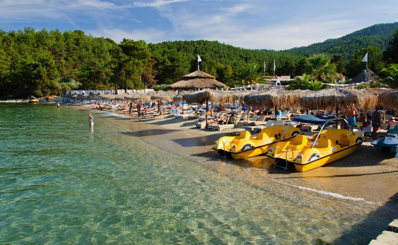 La Scala beach'in fotoğrafı beyaz ince kum yüzey ile