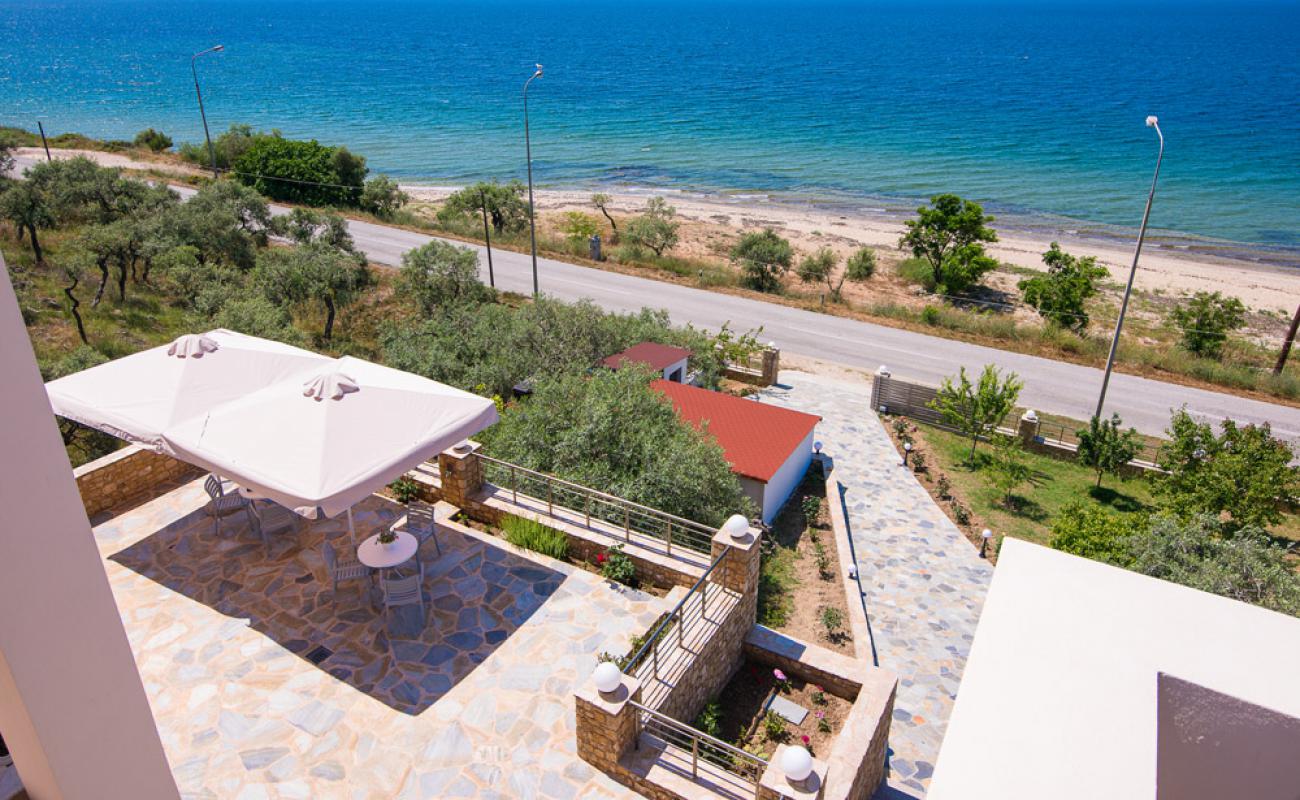 Blue Horizon's beach'in fotoğrafı bej kum ve çakıl yüzey ile