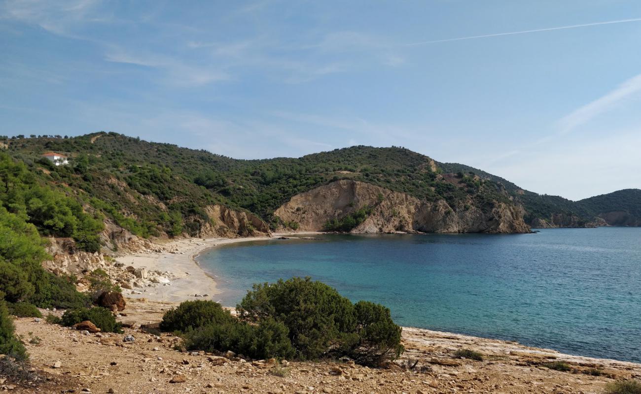 Emerald beach'in fotoğrafı küçük bej çakıl yüzey ile