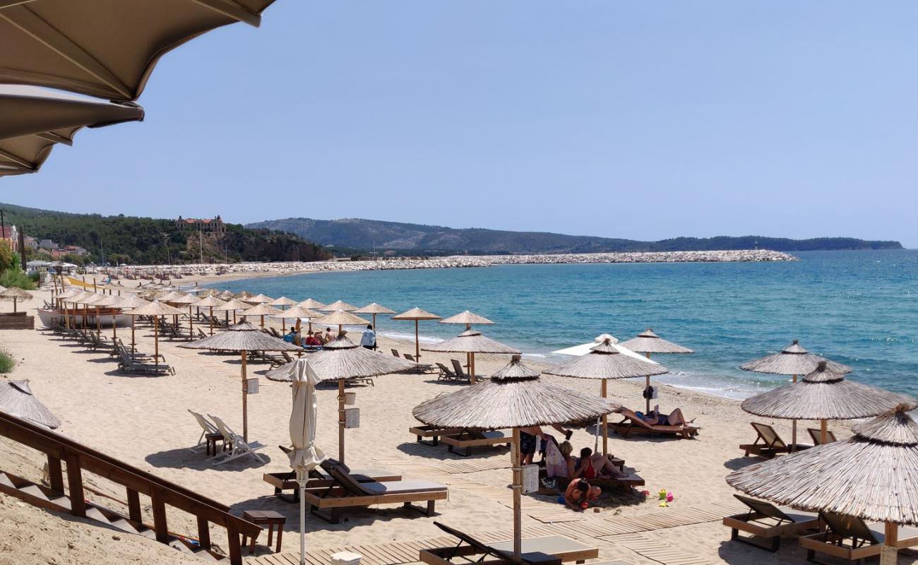 Aegean beach'in fotoğrafı hafif ince çakıl taş yüzey ile