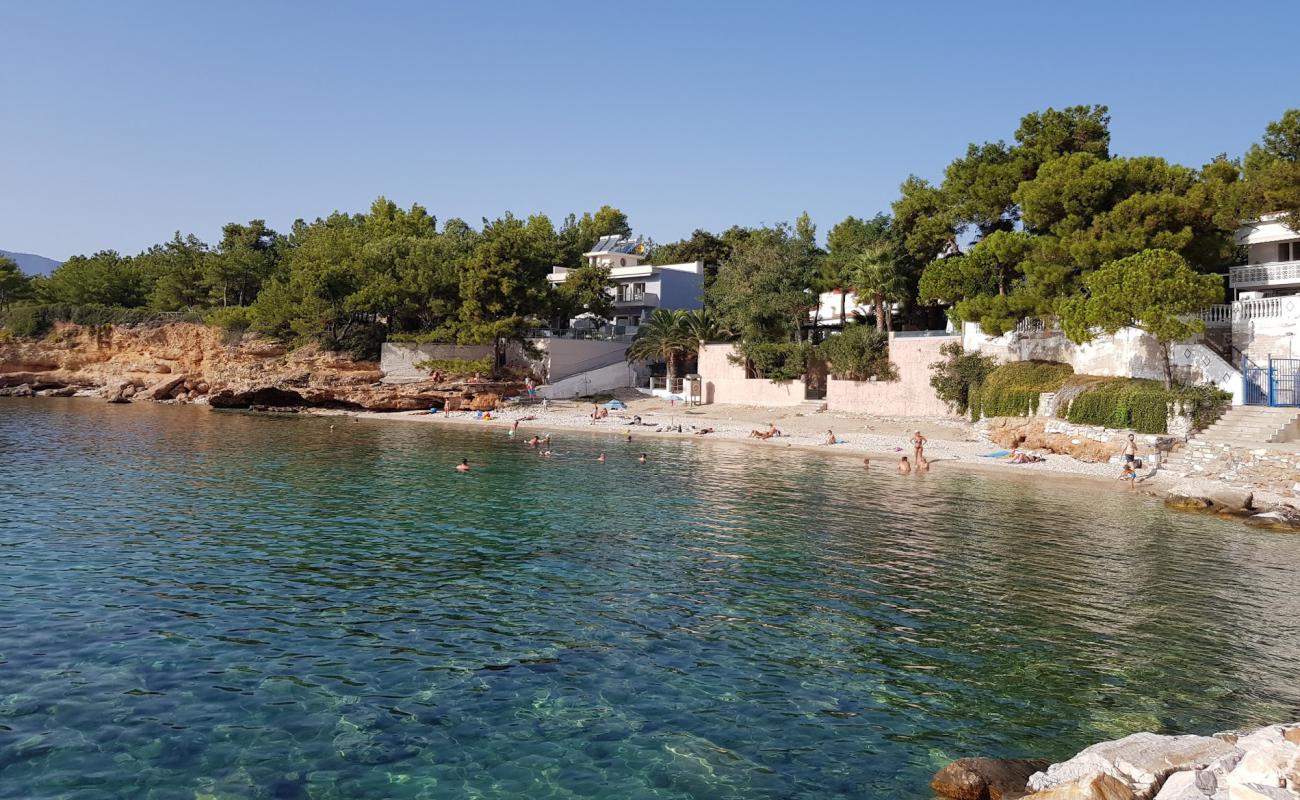 Nautilus beach'in fotoğrafı küçük bej çakıl yüzey ile