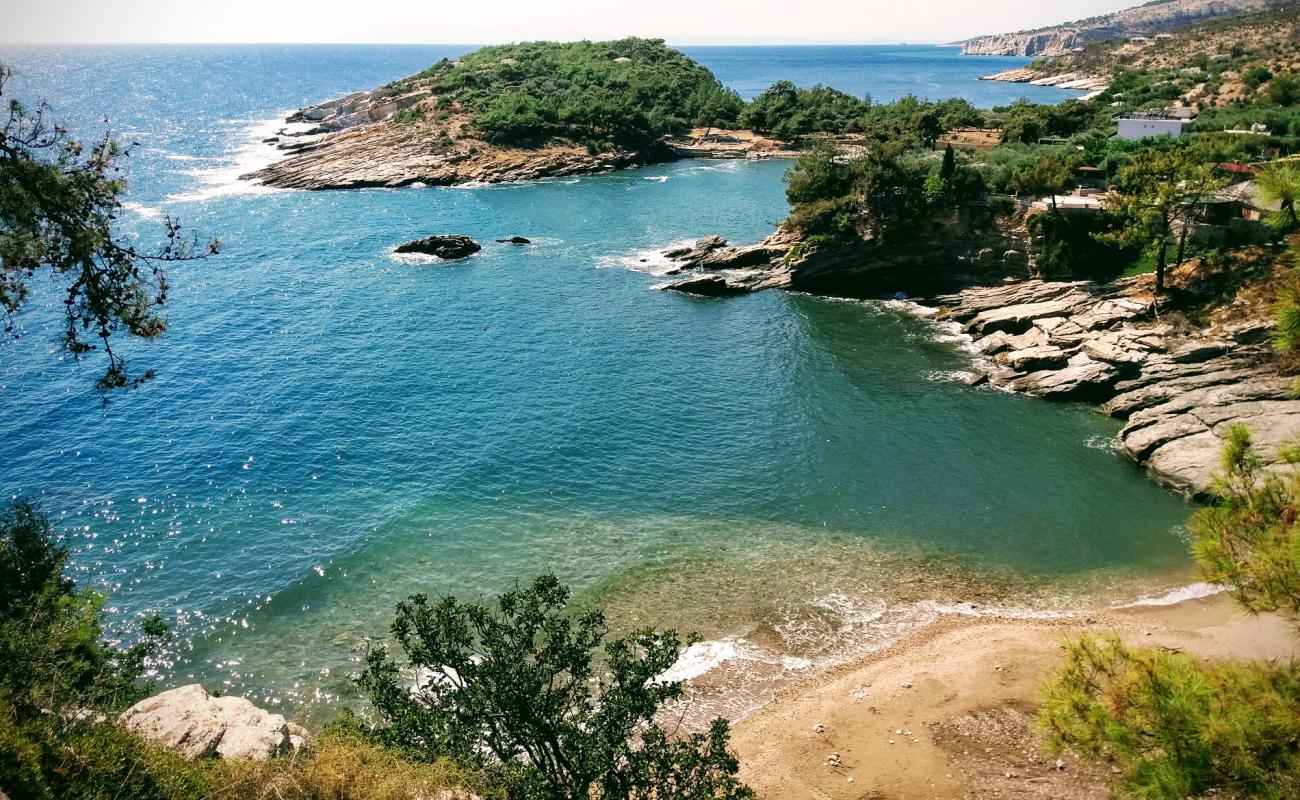 Aliki beach II'in fotoğrafı hafif ince çakıl taş yüzey ile