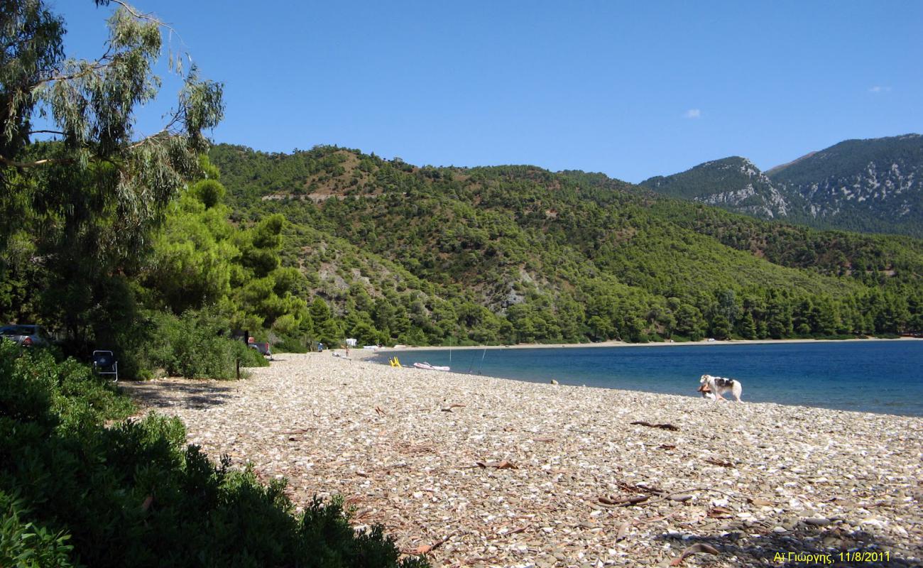 Saint George beach'in fotoğrafı koyu i̇nce çakıl yüzey ile