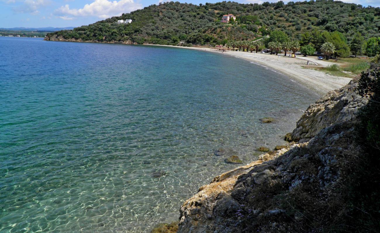 Nisiotissa beach'in fotoğrafı çakıl ile kum yüzey ile