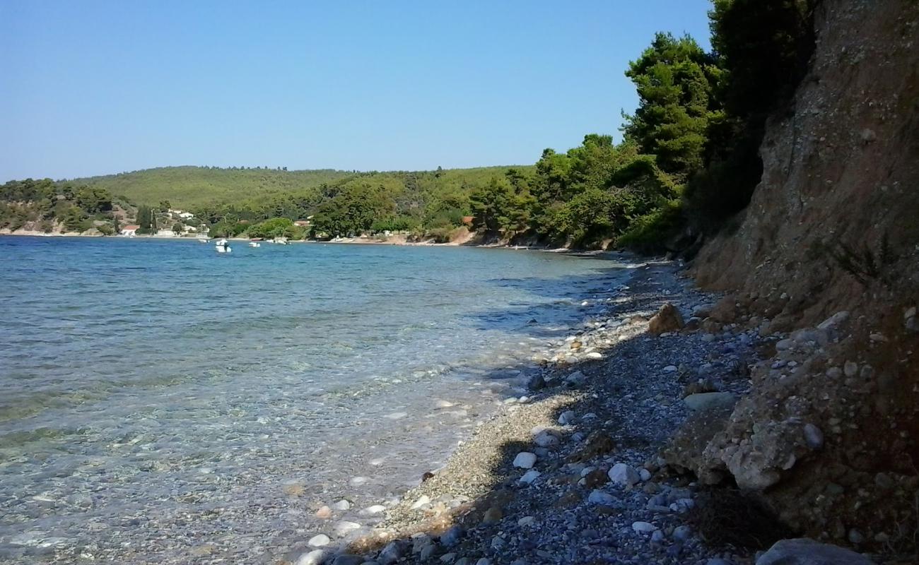 Nerakia Kastri'in fotoğrafı gri ince çakıl taş yüzey ile