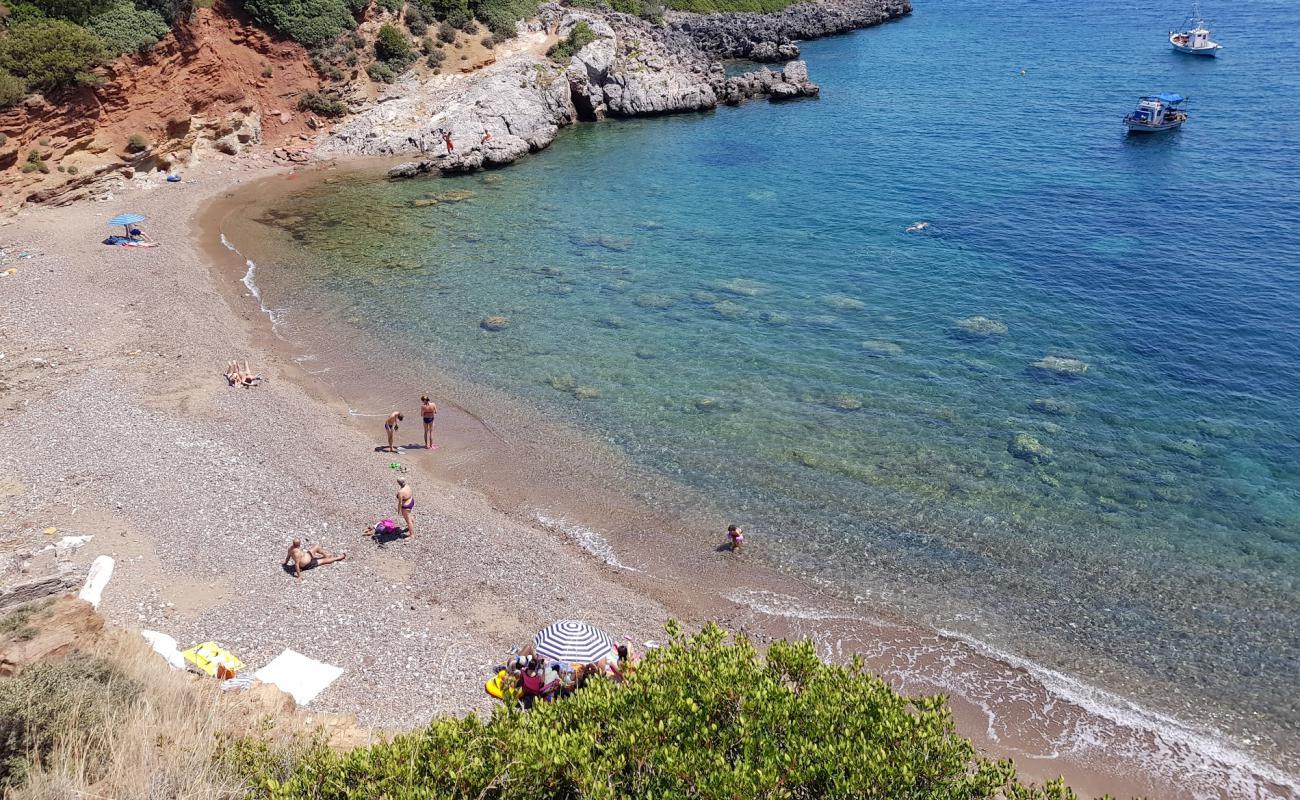 Agios Vasilis beach'in fotoğrafı koyu i̇nce çakıl yüzey ile