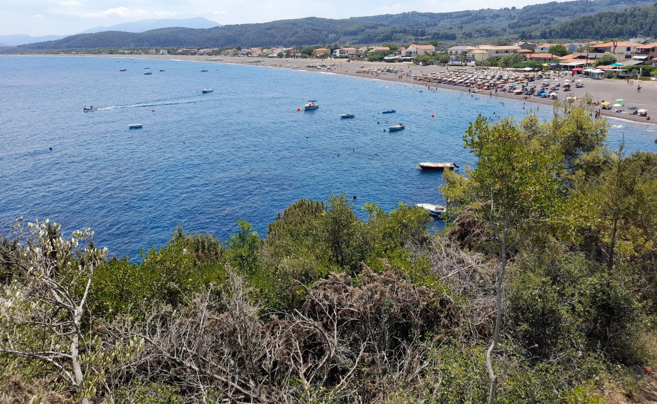 Agios Anna beach'in fotoğrafı koyu i̇nce çakıl yüzey ile