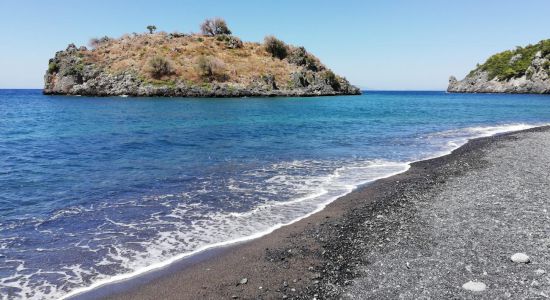 Sarakiniko beach
