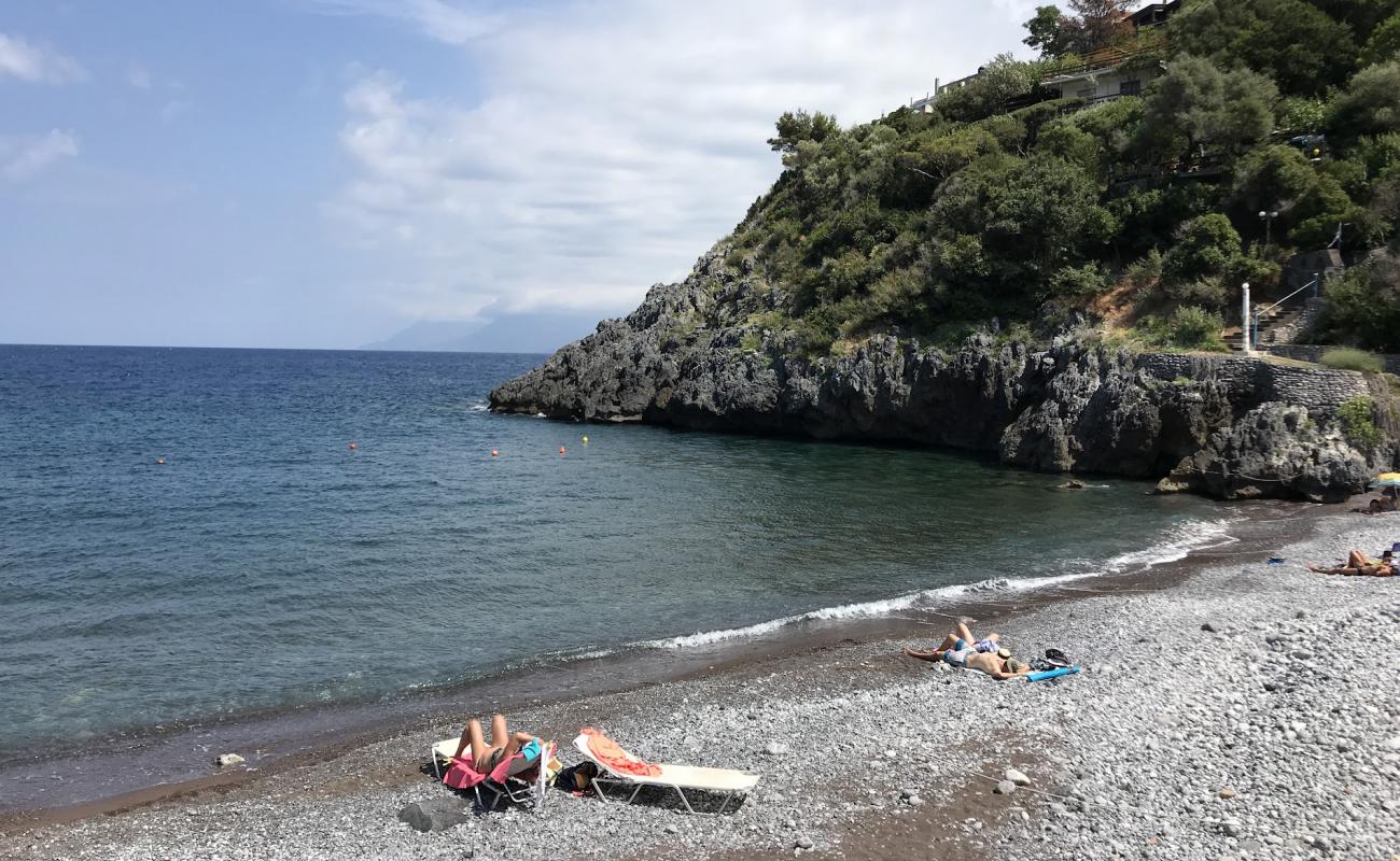 Limnionas 2 beach'in fotoğrafı gri ince çakıl taş yüzey ile